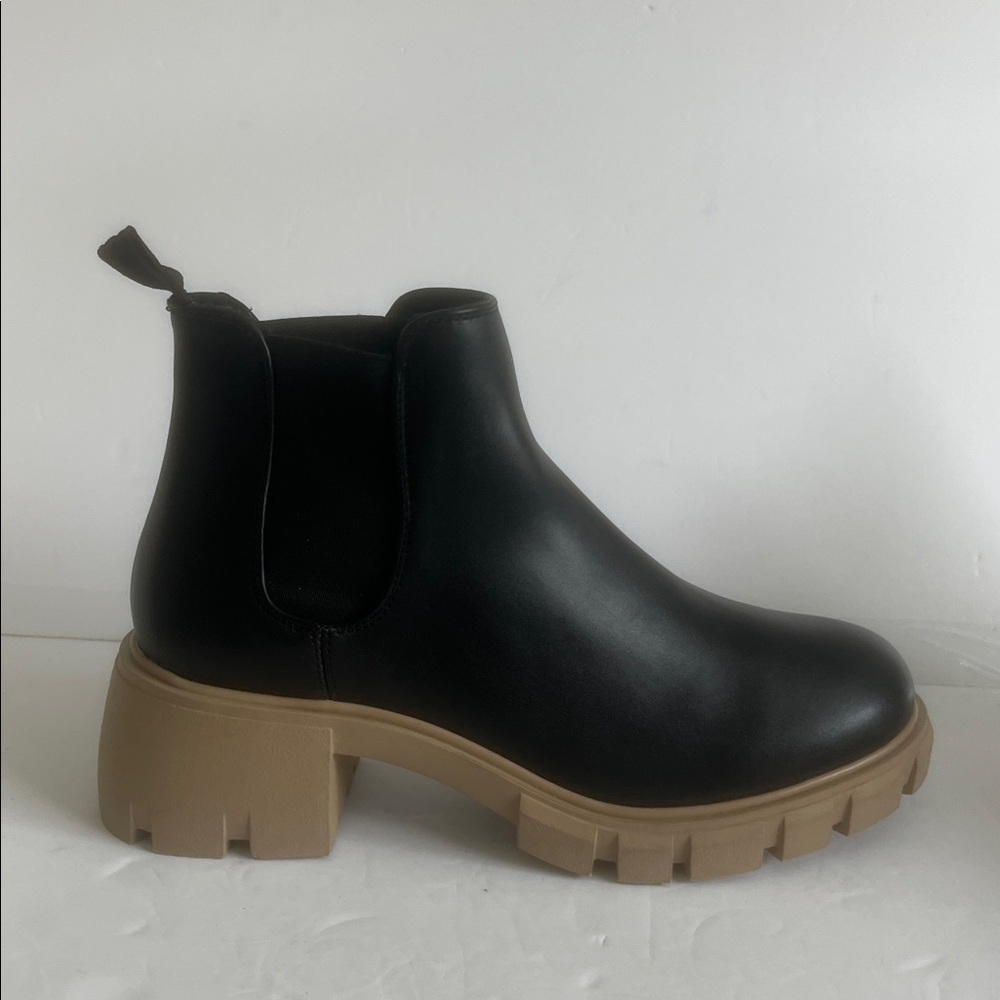 Steve Madden Howler Women Black & Tan Chelsea Lug Sole Ankle Boots Size 9.5 NEW - Picture 7 of 13